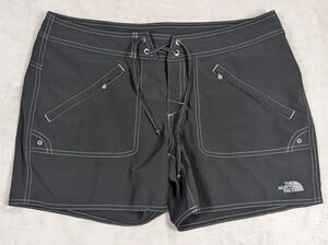 The North Face Womens Size 12 Black Contrast Stitch Water Board Shorts AXPK